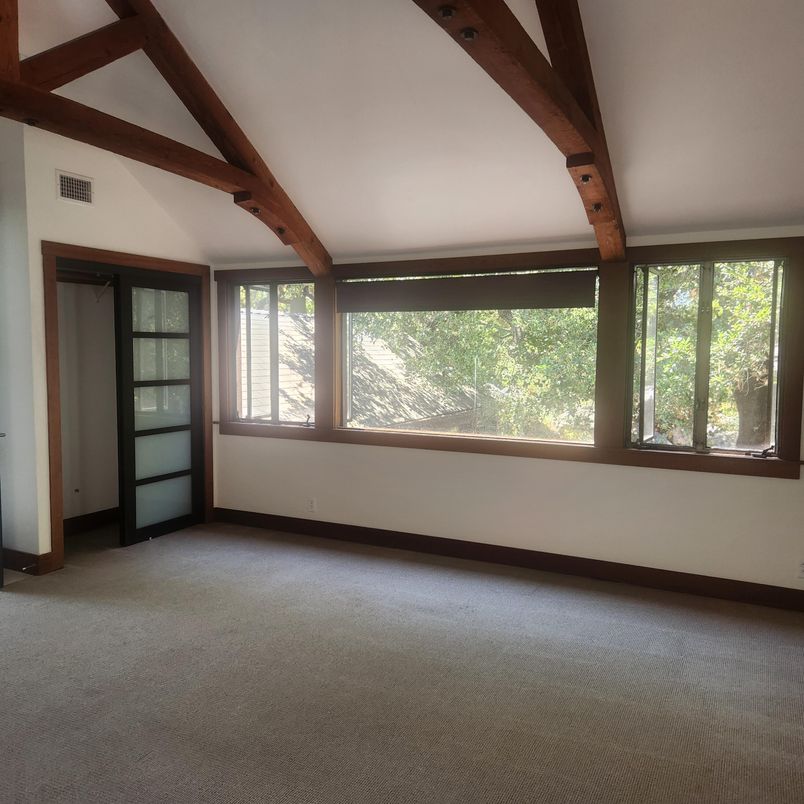 Empty room, Interior, Wooden Beams