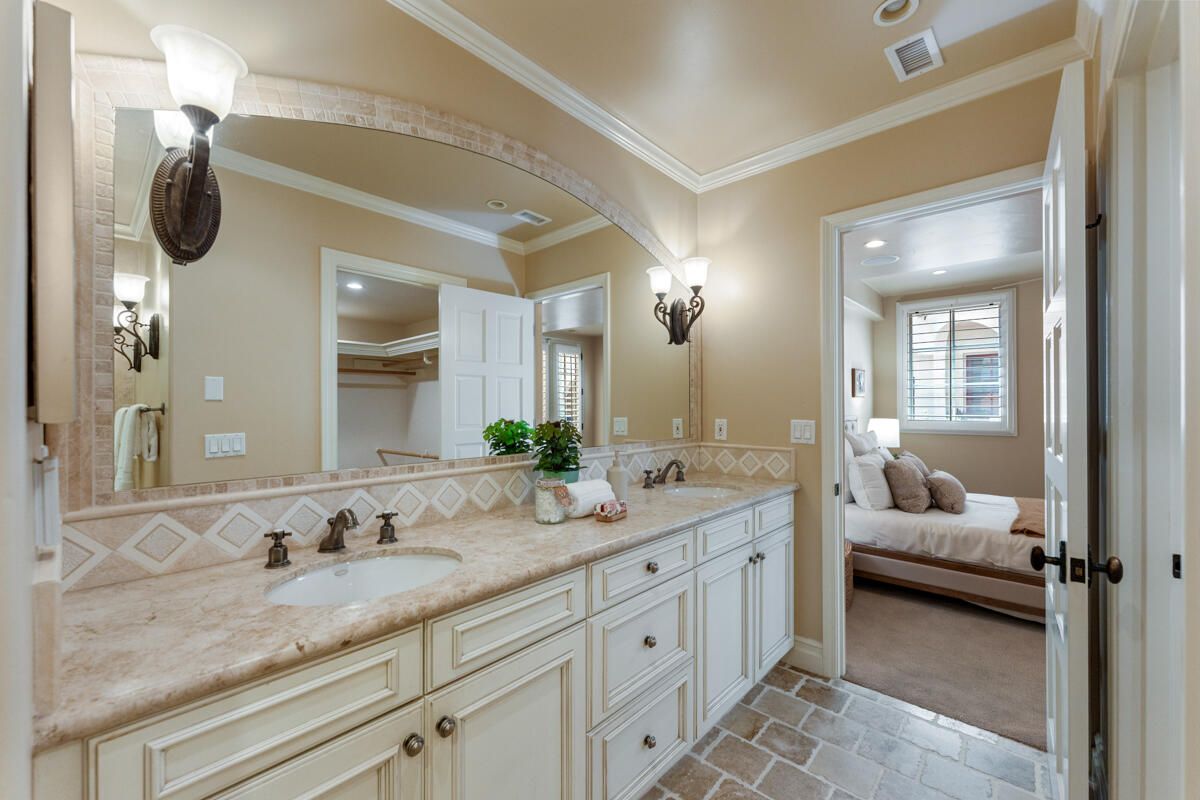 Bathroom, Bedroom, Dual Sink Vanities, Interior, Recessed Lighting