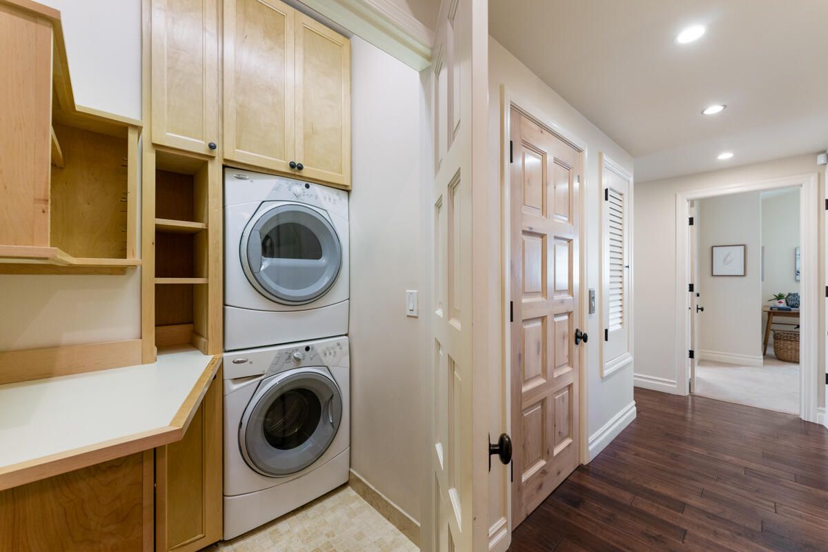 Interior, Recessed Lighting, Utility Closets, Washer, Wood Texture Flooring