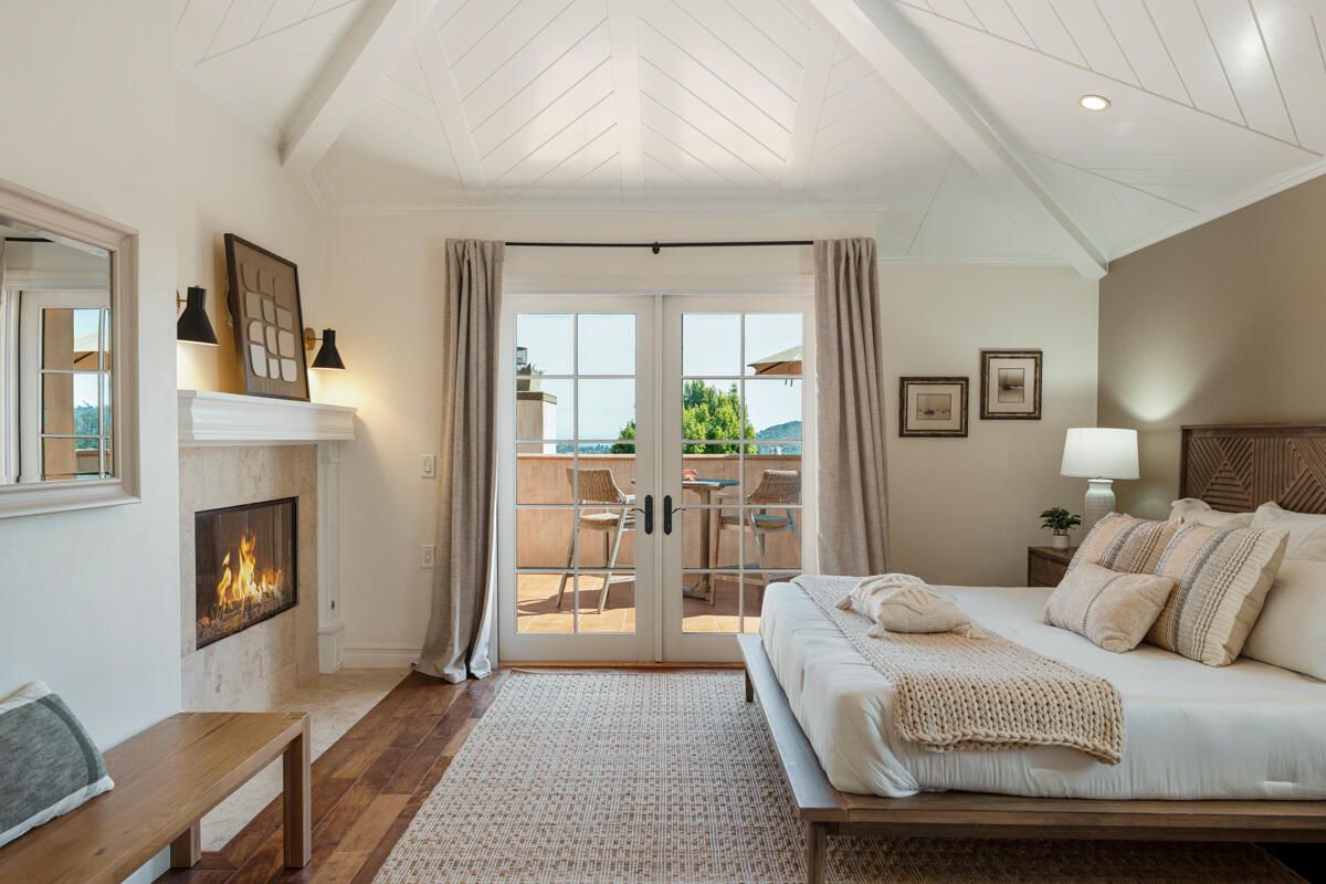 Bedroom, Fireplace, Interior, Recessed Lighting, Wood Texture Flooring