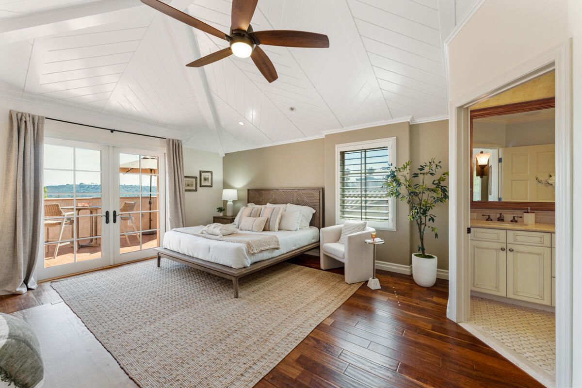 Bathroom, Bedroom, Interior, Water, Wood Texture Flooring