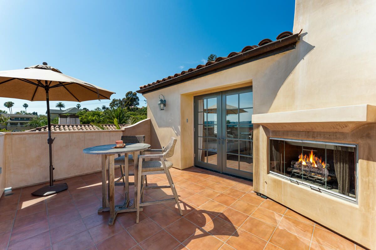 Exterior, Fireplace