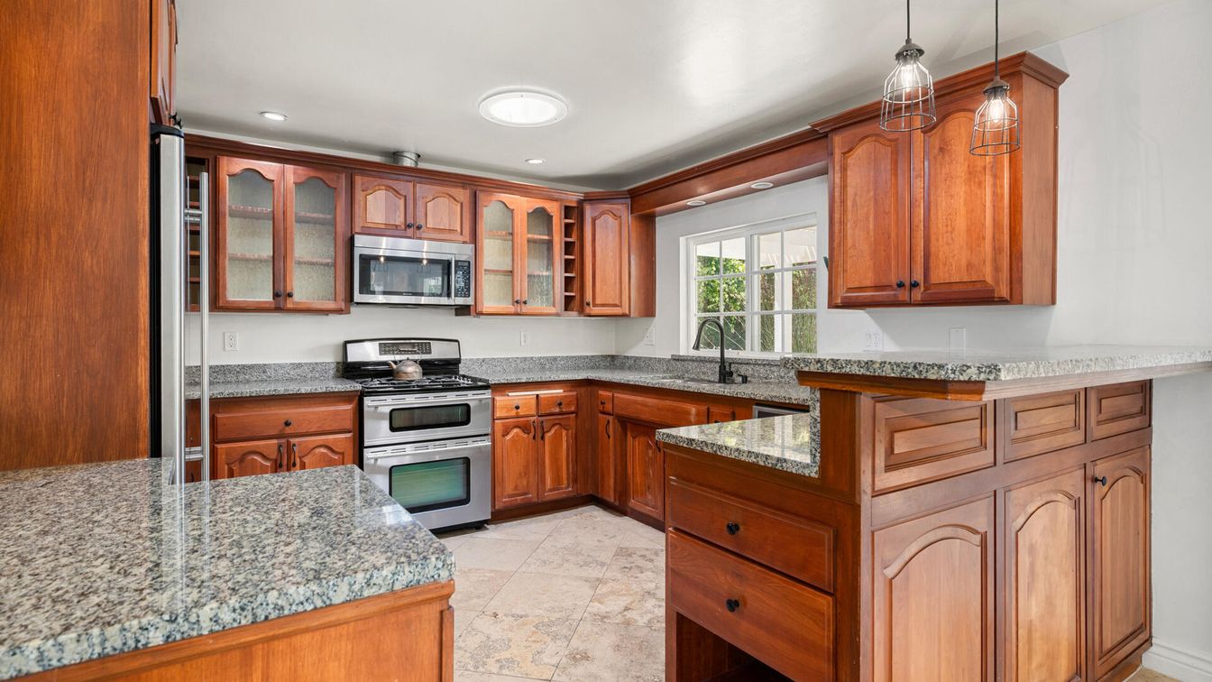 Interior, Kitchen, Pendant Lights, Recessed Lighting, Stainless Steel Appliances