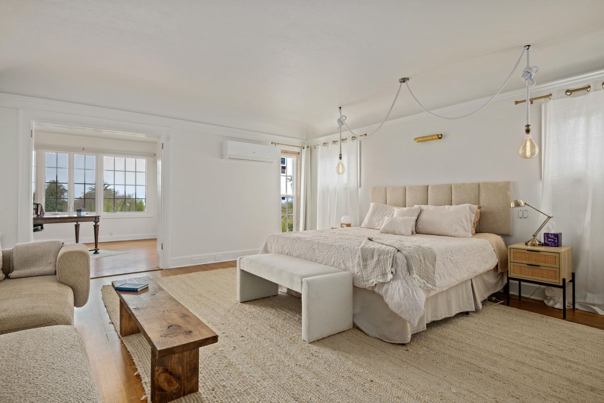 Bedroom, Interior, Pendant Lights, Wood Texture Flooring