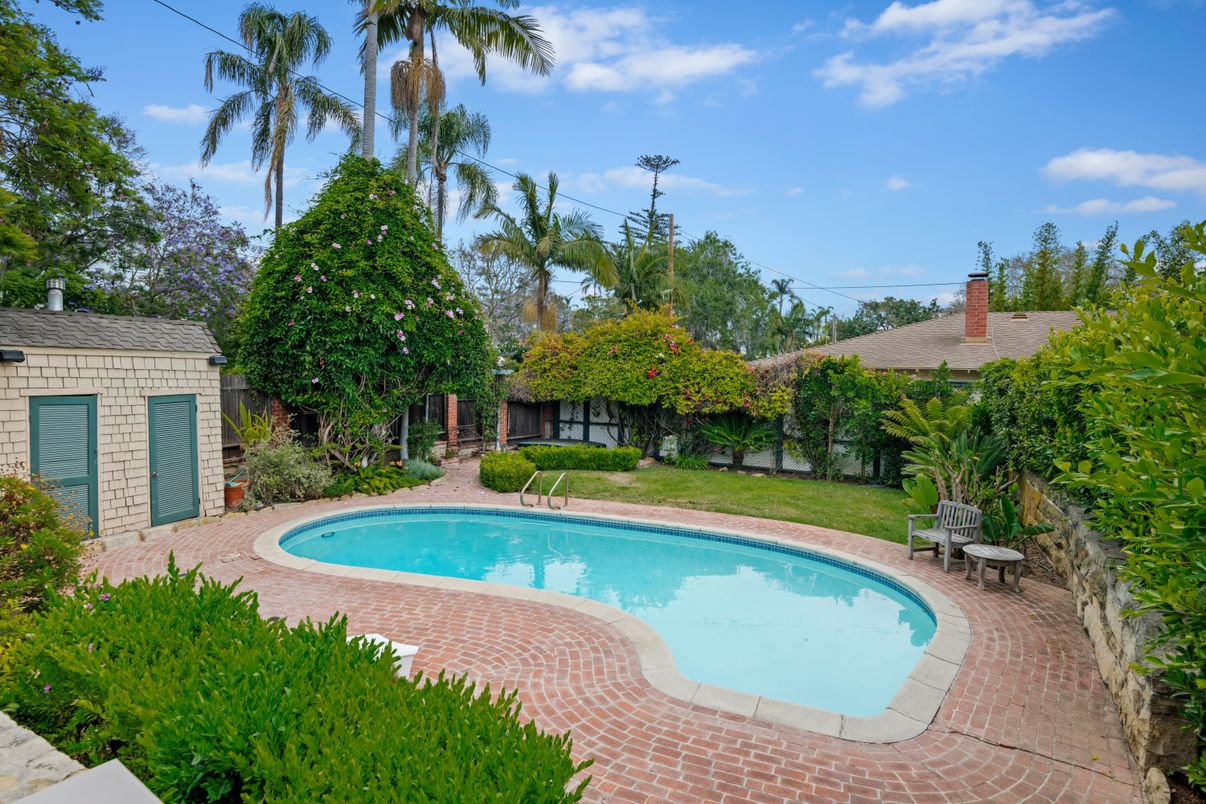 Exterior, Pool