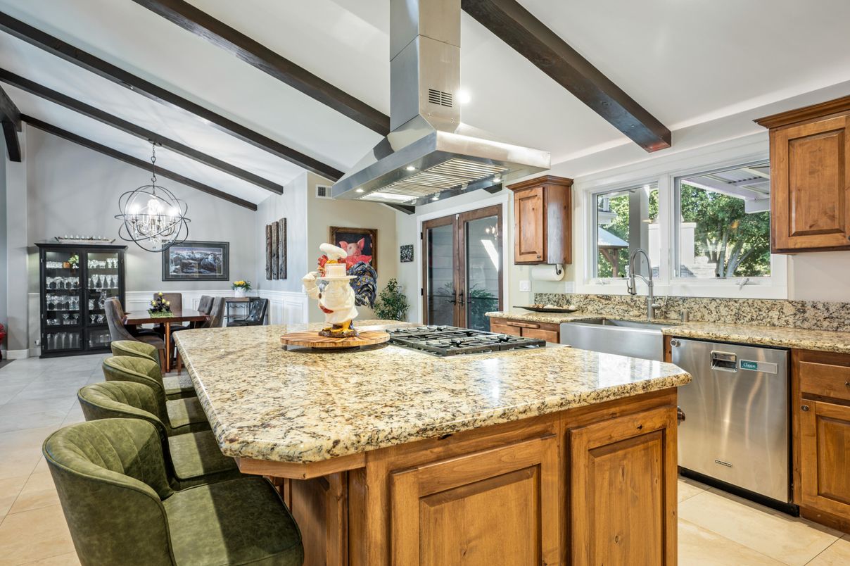 Dining room, Interior, Kitchen, Pendant Lights, Recessed Lighting, Stainless Steel Appliances, Wooden Beams