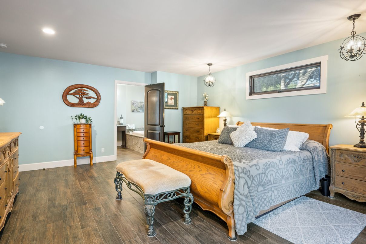 Bedroom, Interior, Pendant Lights, Recessed Lighting, Wood Texture Flooring