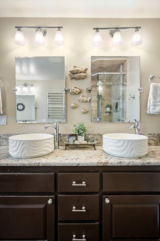 Bathroom, Dual Sink Vanities, Interior