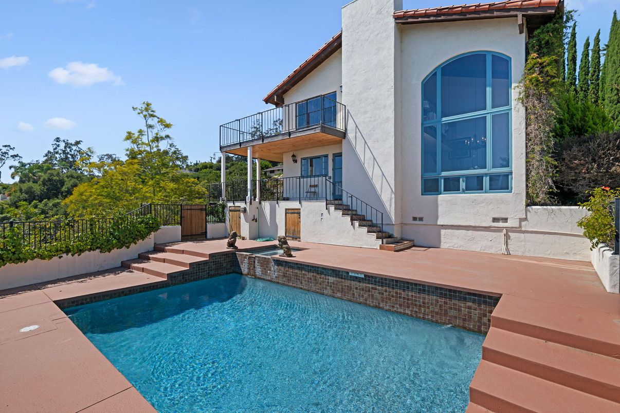 Exterior, Pool