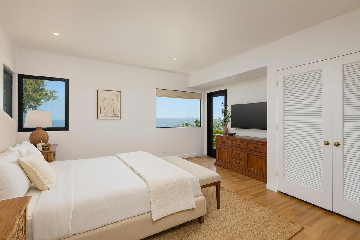 Bedroom, Interior, Recessed Lighting, Water, Wood Texture Flooring