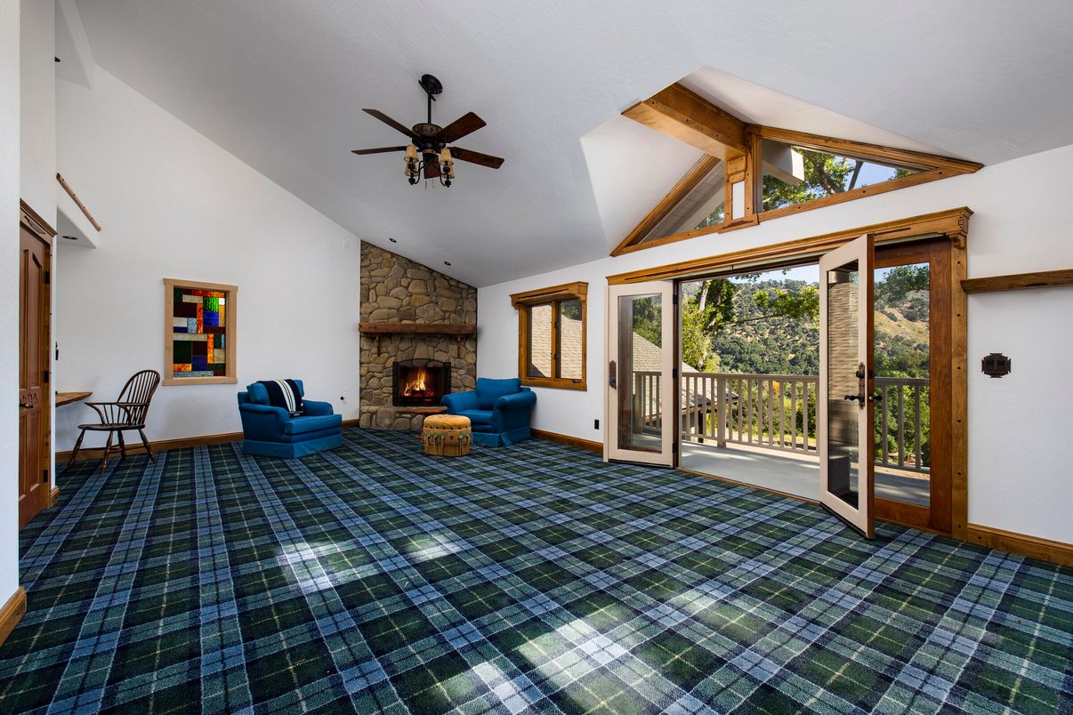 Fireplace, Interior, Living room