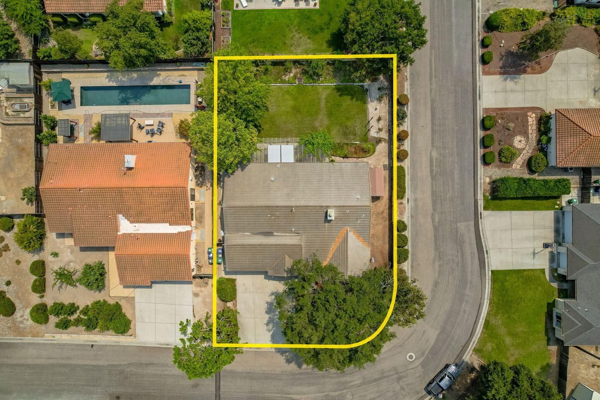 Exterior, Drone