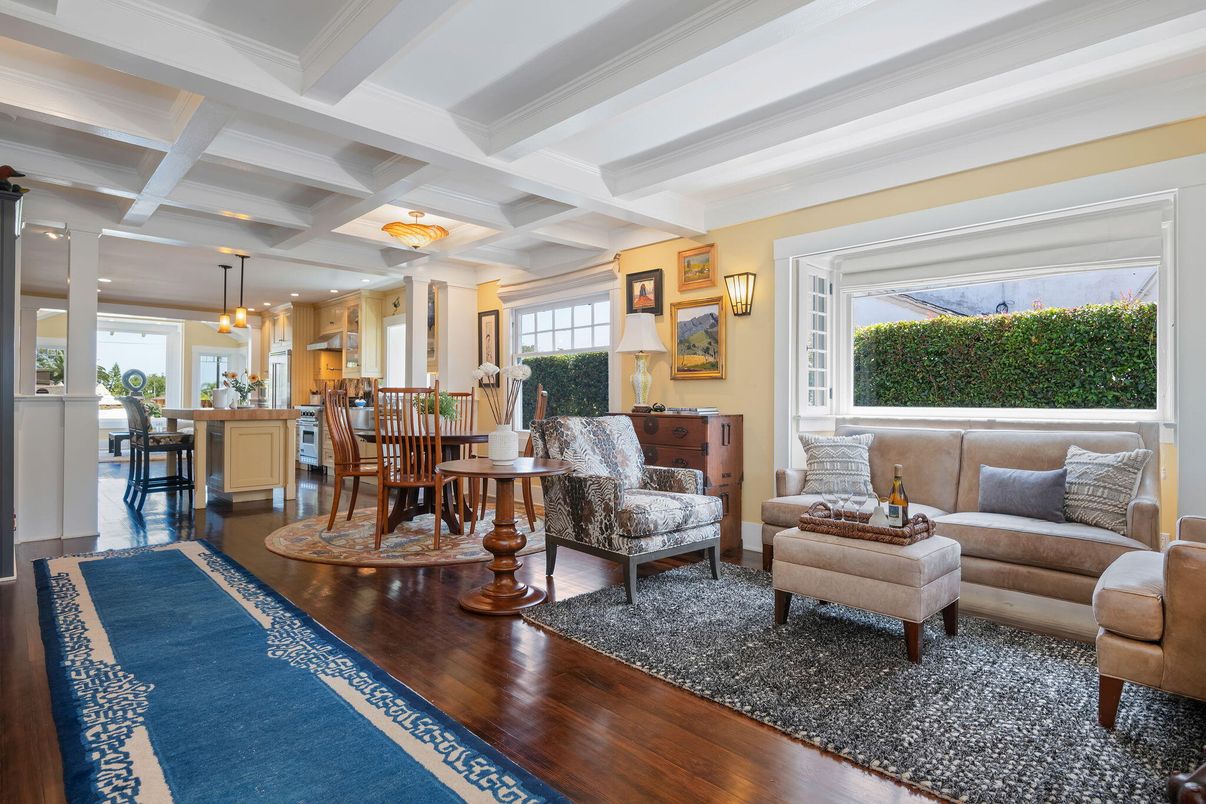 Dining room, Interior, Kitchen, Living room, Pendant Lights, Recessed Lighting, Wood Texture Flooring
