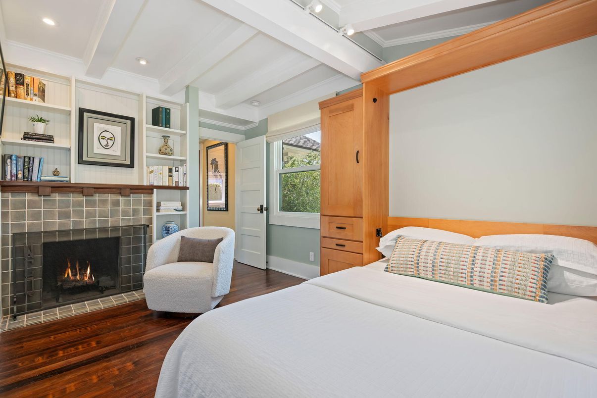 Bedroom, Fireplace, Interior, Recessed Lighting, Wood Texture Flooring