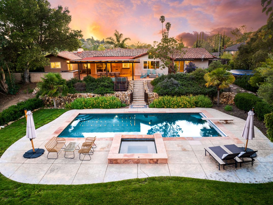 Exterior, Pool