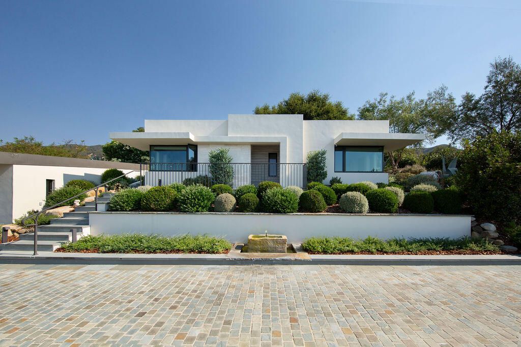 Backyard, Exterior, Facade, Modern
