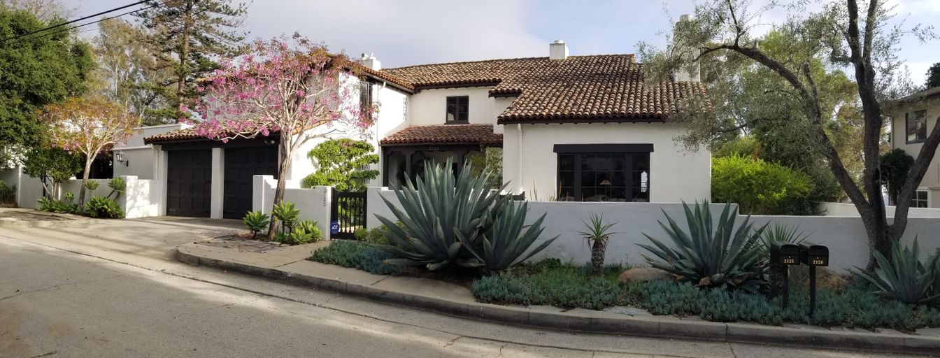 Attached, Exterior, Facade, Spanish Mediterranean