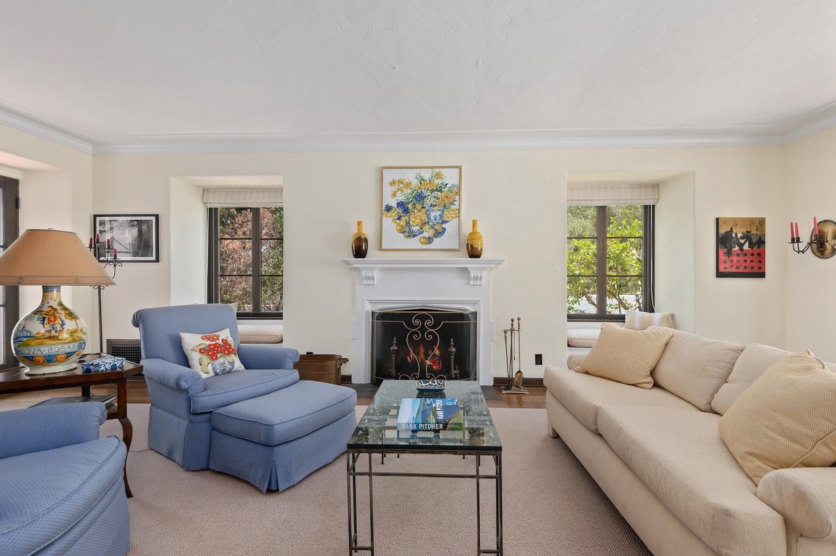 Fireplace, Interior, Living room