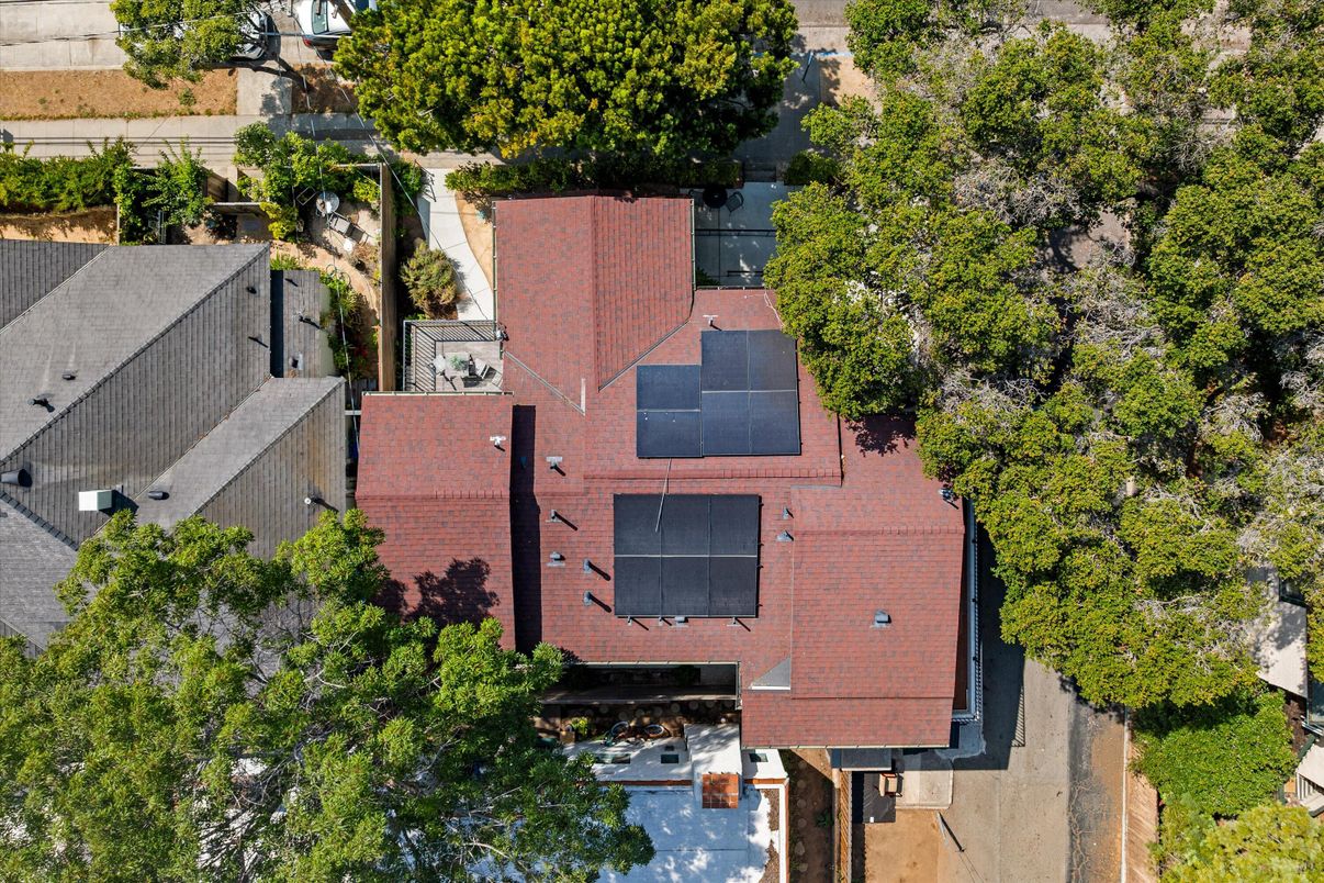 Exterior, Drone