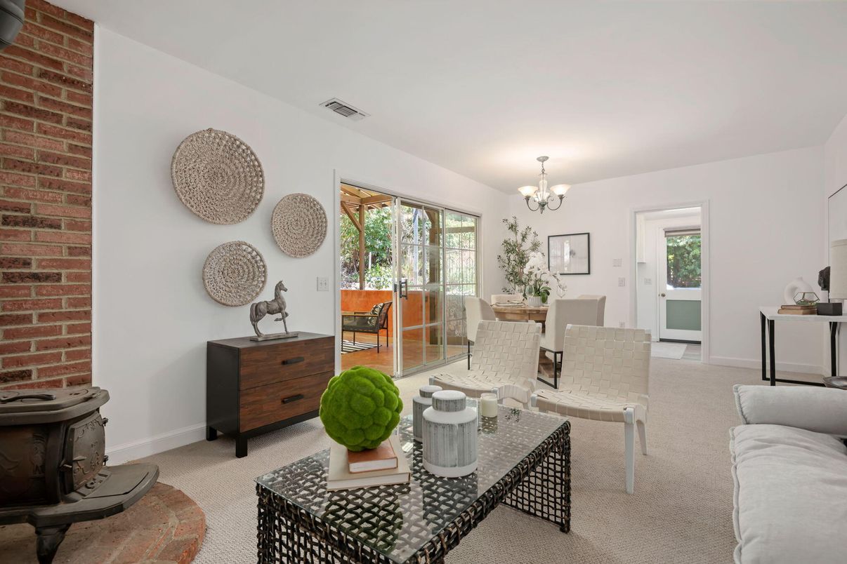 Chandelier, Dining room, Interior, Living room, Stone Walls