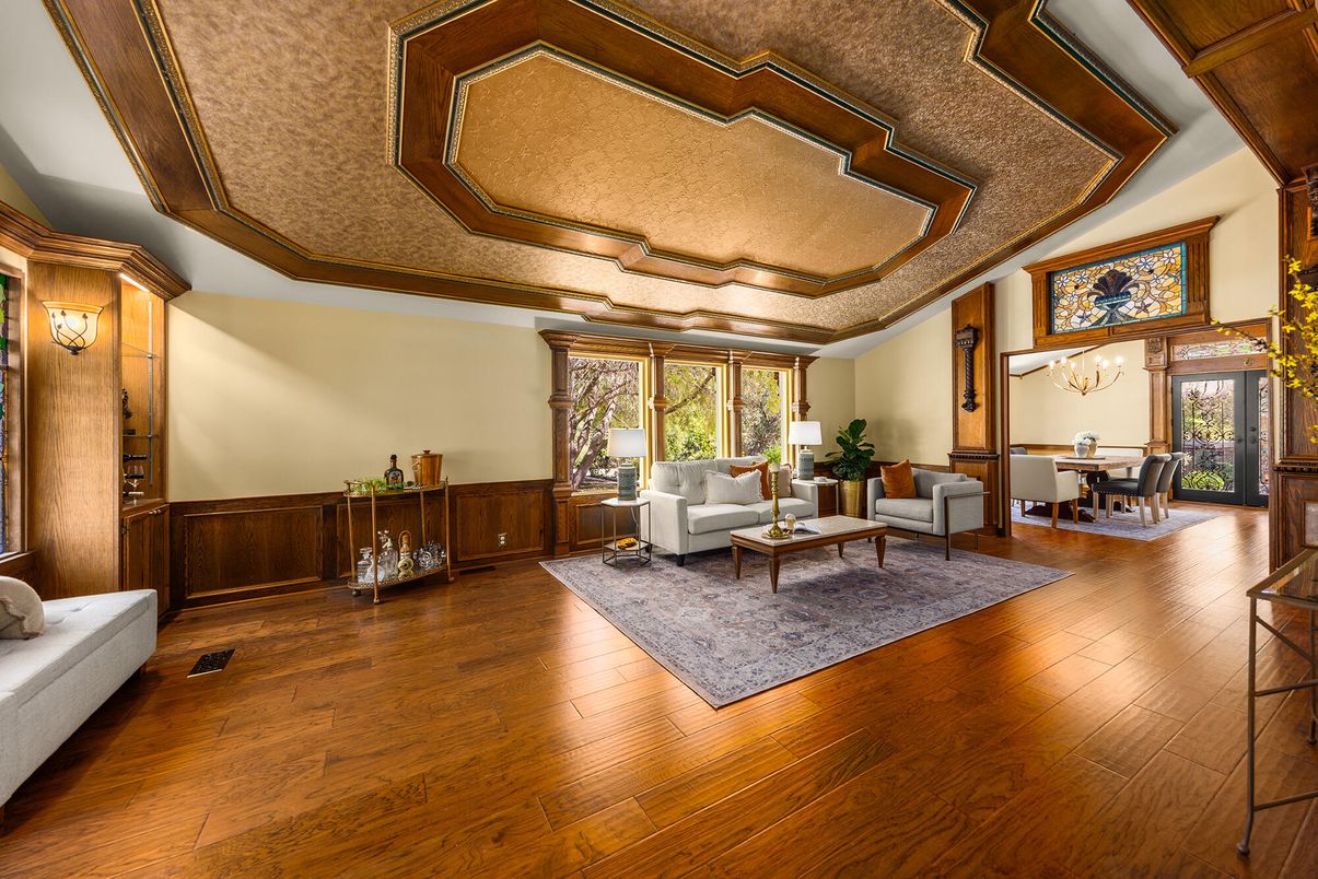 Chandelier, Dining room, Interior, Living room, Wood Texture Flooring
