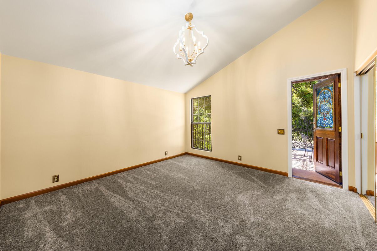 Chandelier, Empty room, Interior