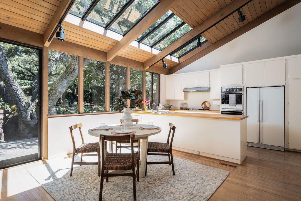Dining room, Glass Ceilings, Interior, Kitchen, Stainless Steel Appliances, Sun Room, Wooden Ceilings, Wood Texture Flooring