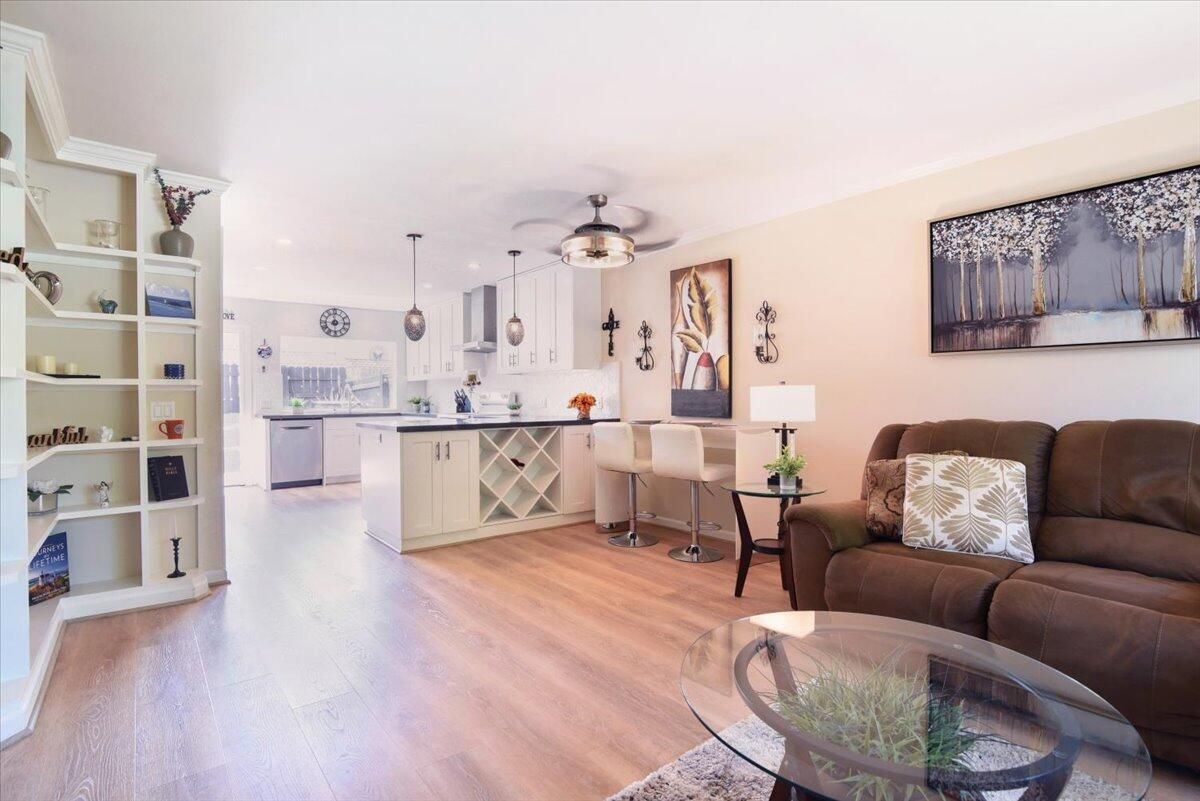 Interior, Kitchen, Living room, Pendant Lights, Wood Texture Flooring
