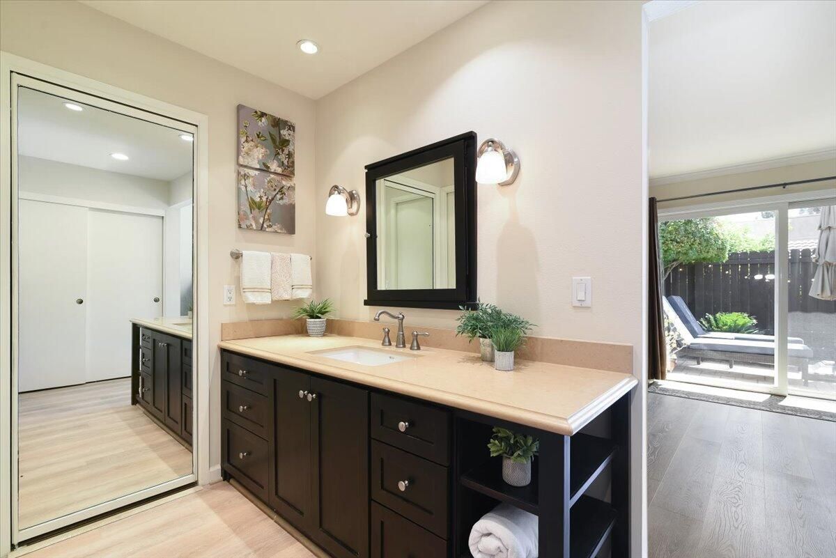 Bathroom, Interior, Recessed Lighting, Wood Texture Flooring