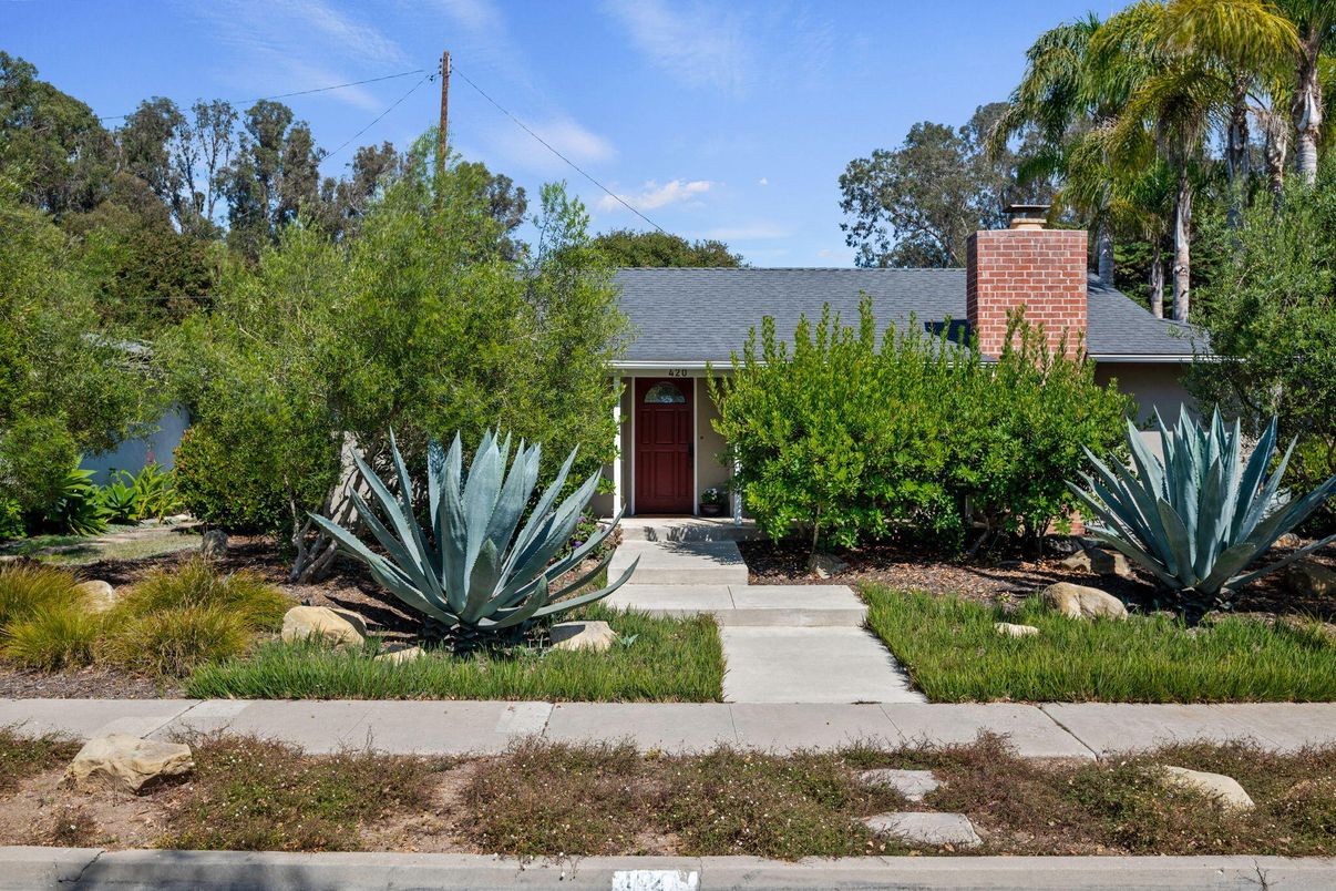 Exterior, Facade, None