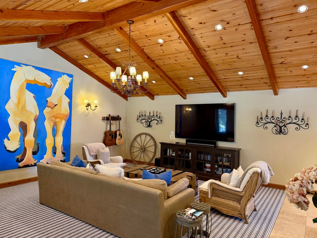 Chandelier, Interior, Living room, Recessed Lighting, Wooden Beams, Wooden Ceilings