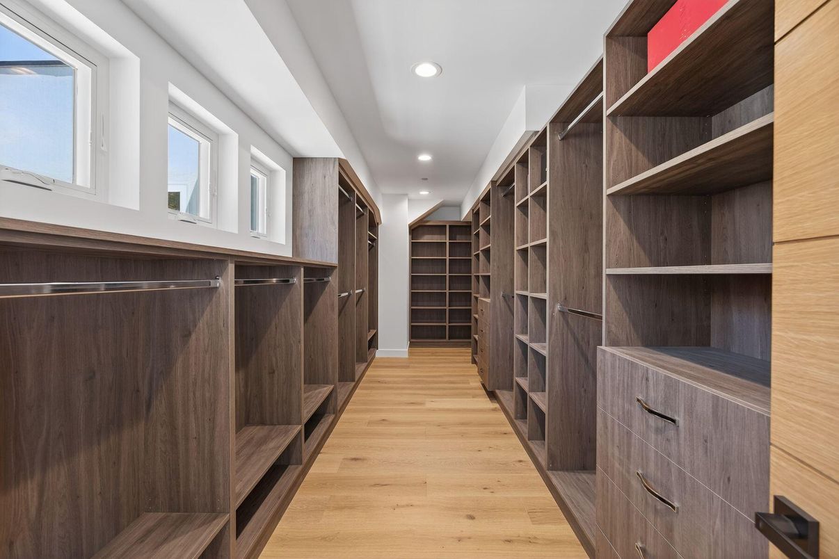 Interior, Recessed Lighting, Walk-in Closets, Wood Texture Flooring