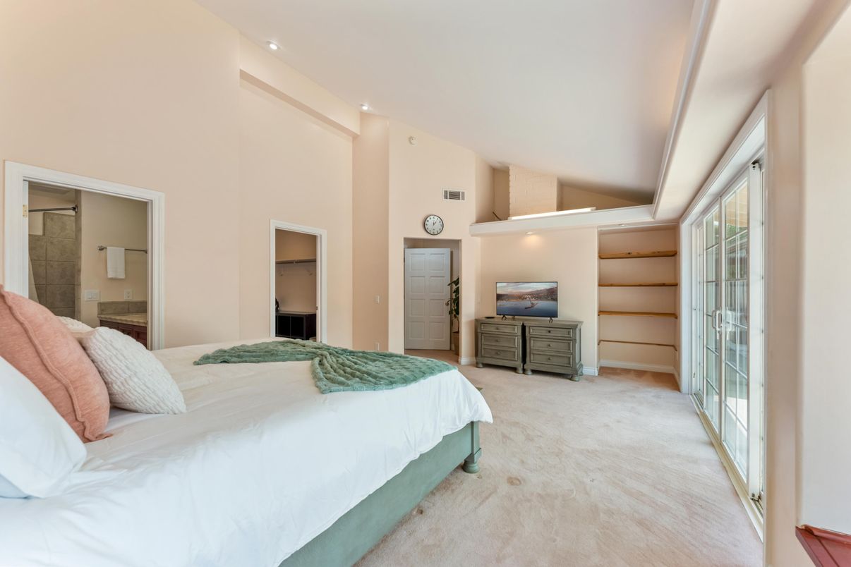 Bedroom, Interior, Recessed Lighting