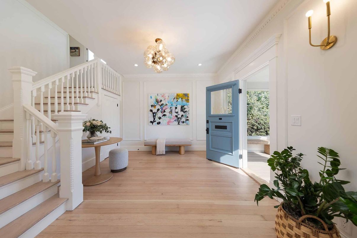 Chandelier, Interior, Recessed Lighting, Wood Texture Flooring