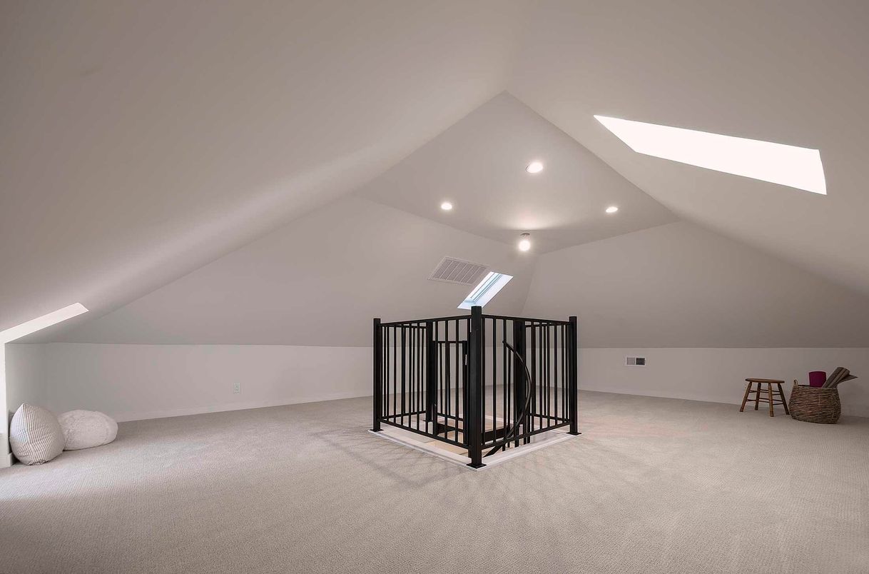 Empty room, Interior, Recessed Lighting
