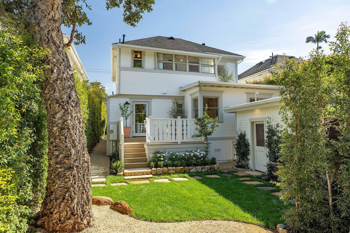 Backyard, Exterior, Facade, American Foursquare