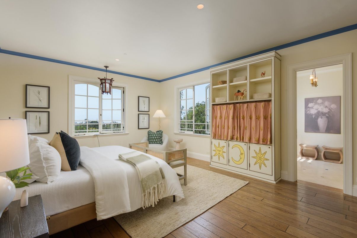 Bedroom, Interior, Pendant Lights, Recessed Lighting, Wood Texture Flooring