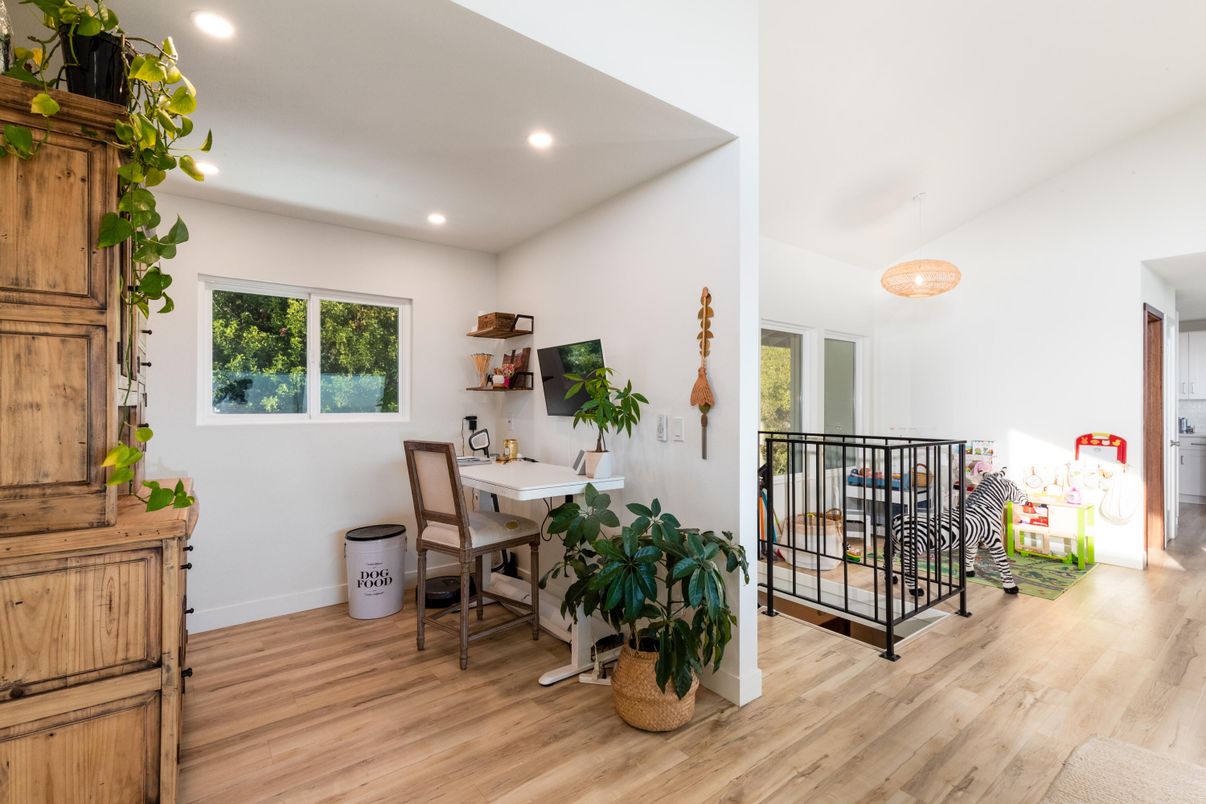 Home Office, Interior, Pendant Lights, Recessed Lighting, Wood Texture Flooring