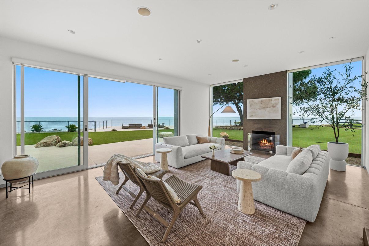 Fireplace, Interior, Living room, Recessed Lighting, Water