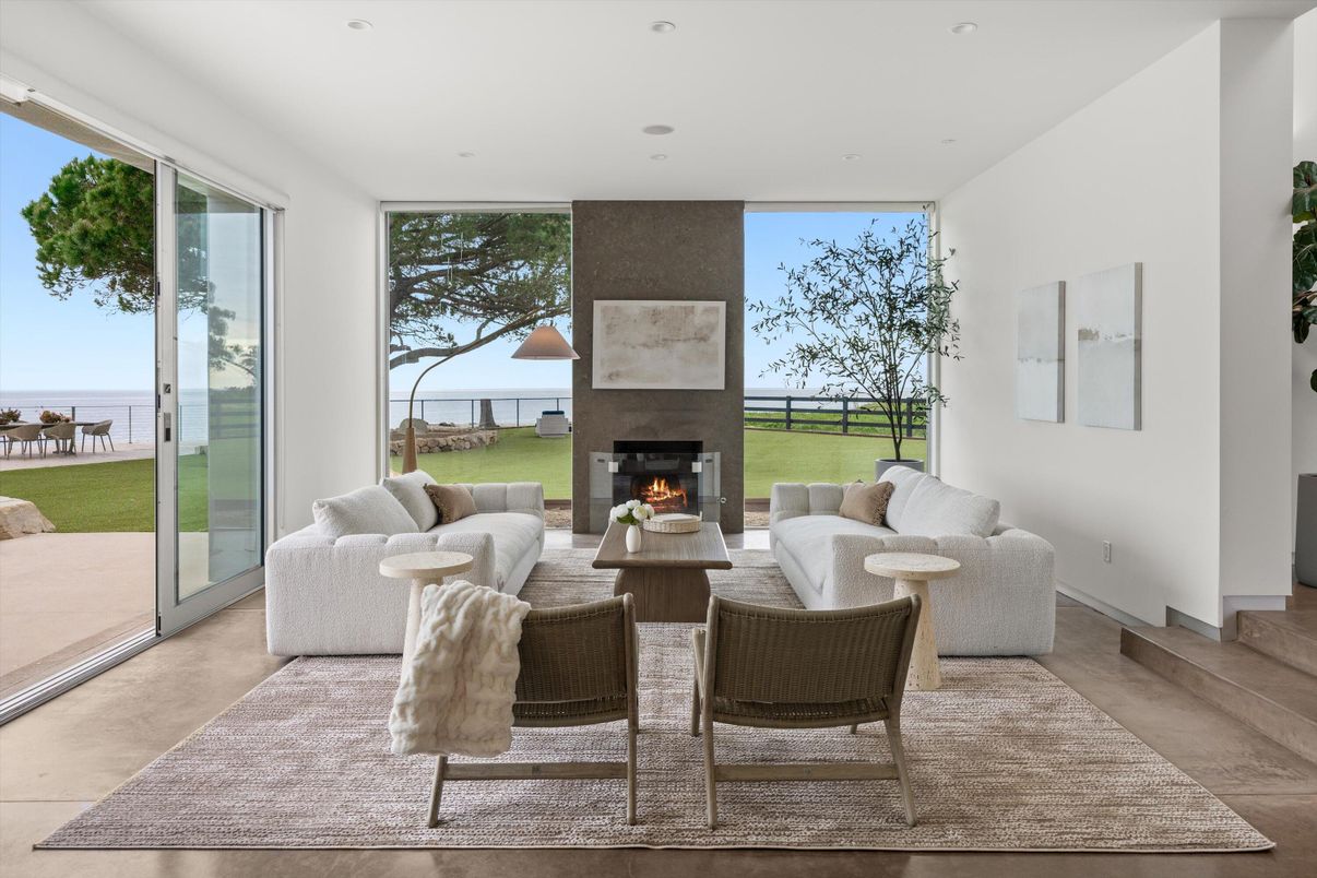 Fireplace, Interior, Living room, Recessed Lighting, Water