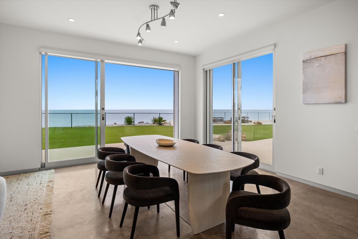 Dining room, Interior, Recessed Lighting, Water