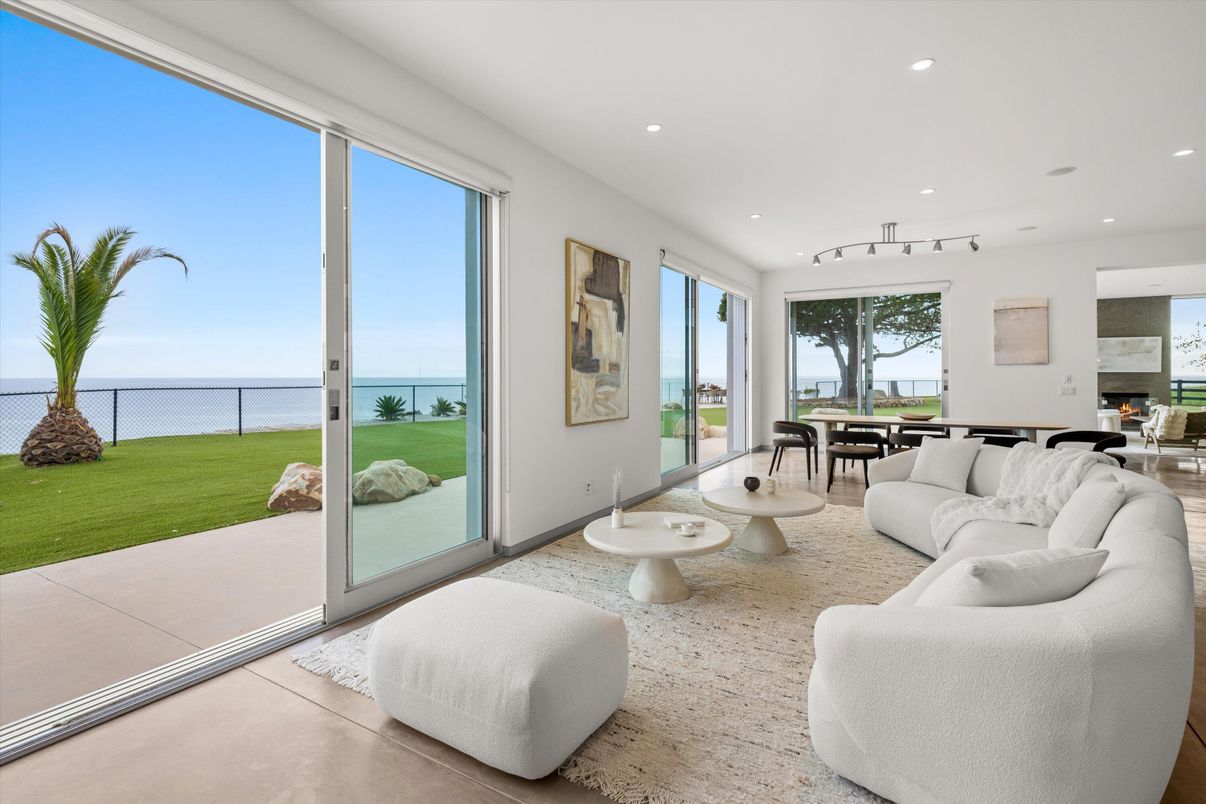 Dining room, Interior, Living room, Recessed Lighting, Water