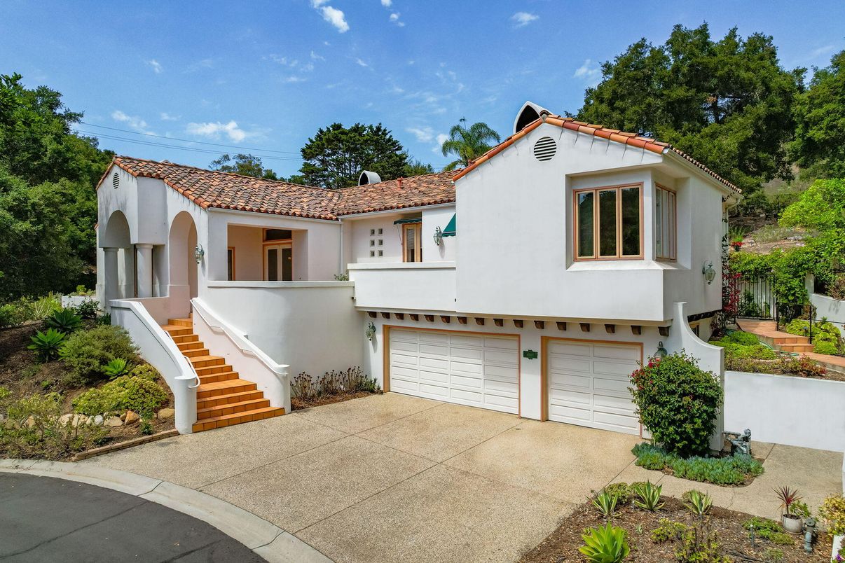Attached, Exterior, Facade, Spanish Mediterranean