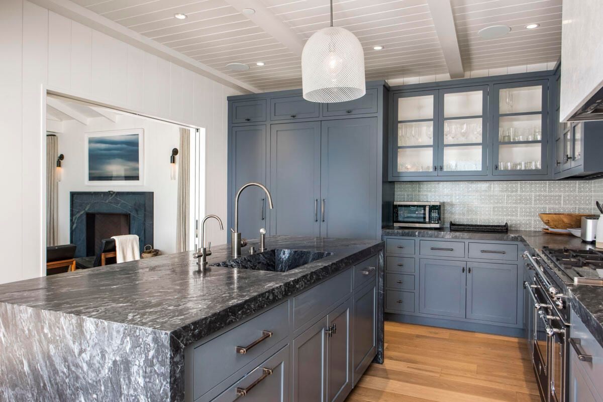 Fireplace, Interior, Kitchen, Pendant Lights, Recessed Lighting, Wood Texture Flooring