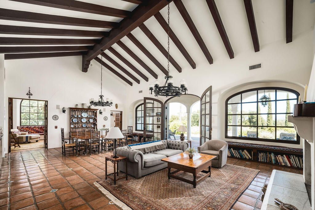 Chandelier, Dining room, Interior, Living room, Pendant Lights, Wooden Beams