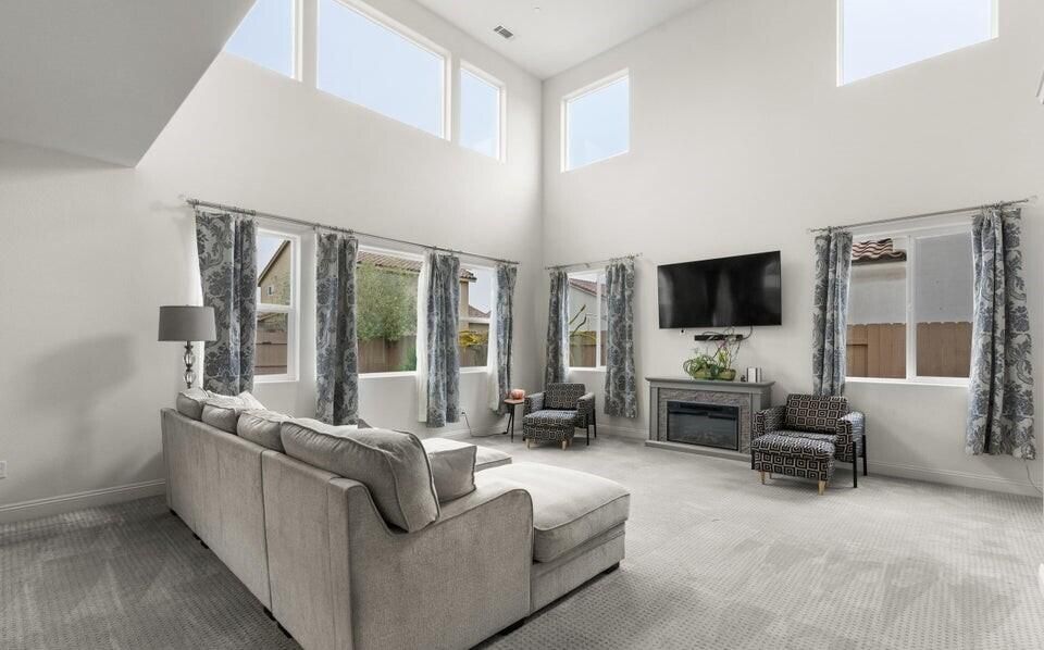 Fireplace, Interior, Living room