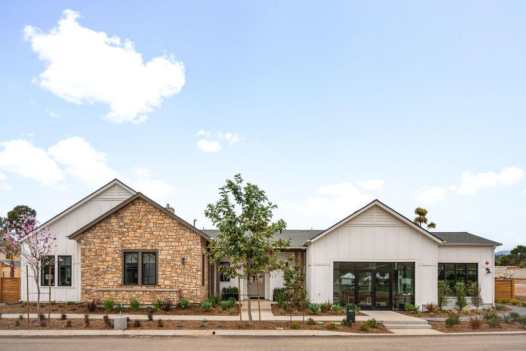 Exterior, Facade, Brick Facade, Farmhouse