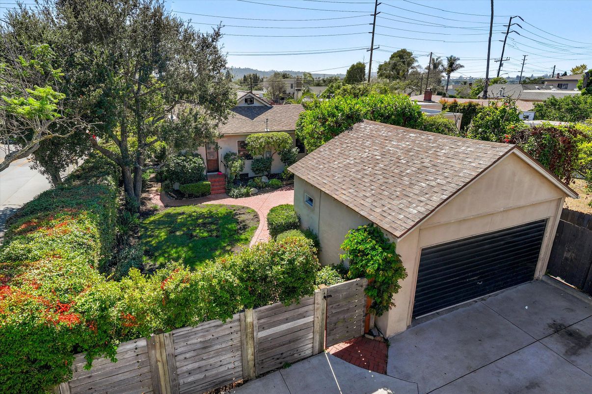 Detached Garage, Exterior