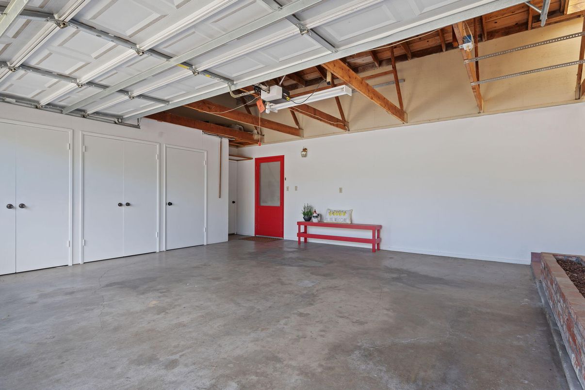 Garage, Interior