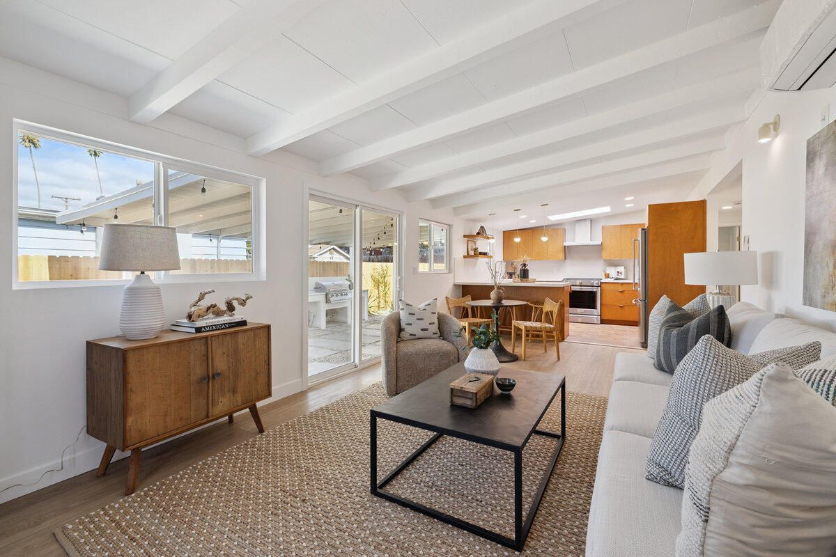 Dining room, Interior, Kitchen, Living room, Pendant Lights, Recessed Lighting, Stainless Steel Appliances, Wood Texture Flooring
